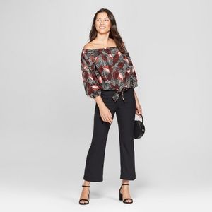 NWT Cold shoulder patterned cropped blouse